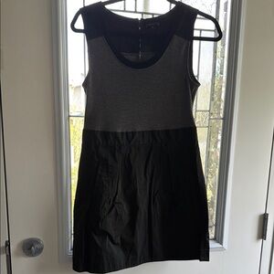 Theory Black and Gray Sleeveless Colorblock Shift Dress